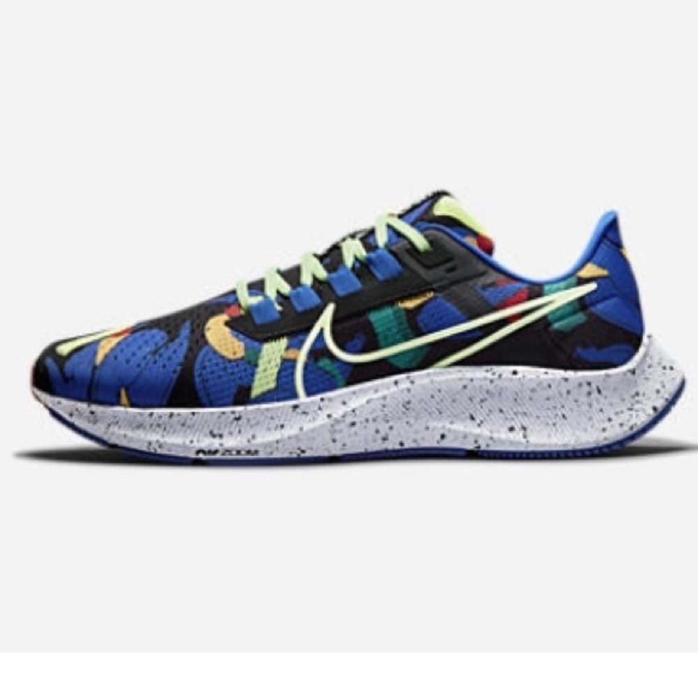 Nike Air Zoom Pegasus 38
A.I.R. Kelly Anna London